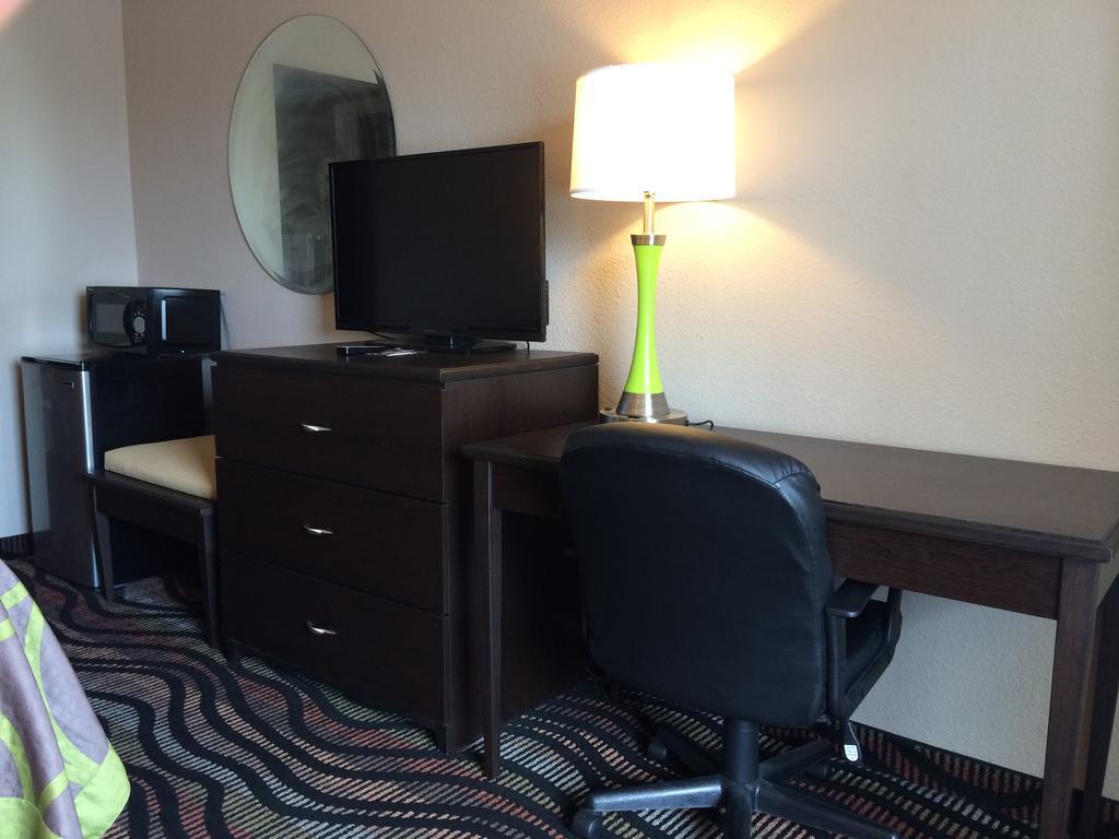 Super 8 By Wyndham Lakeland Bilik gambar